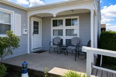 Image de Beach Daze! Perfect Beachblock Location. Just 7 to the beach! One level rancher.