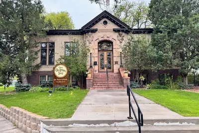 Image de Welcome to this beautifully restored 1916 Carnegie library filled with charm.