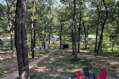 Image de 3+bed 3 bath w/2 slip covered dock, on a cove in Duck Creek parking for trailers