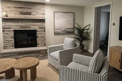 Image de New! Summer Escape - Sleeps 8! Avondale Preserve!