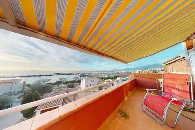 Image de Port Nautic – Appartement chaleureux proche de la mer avec terrasse privée