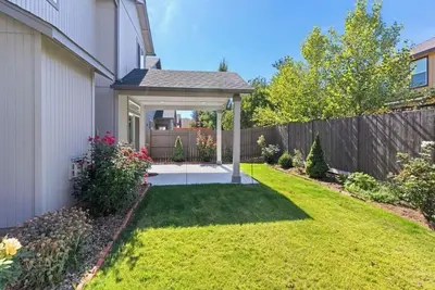 Image de 4-bedroom house in beautiful Bend with cool Ac & king bed, 30 day minimum