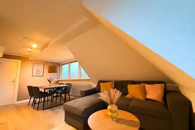 Image de Neu renovierte Dachgeschosswohnung–Top Ausstattung