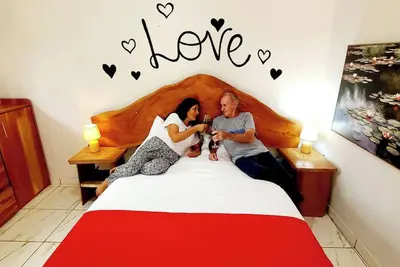 Image de Suite romantique avec piscine