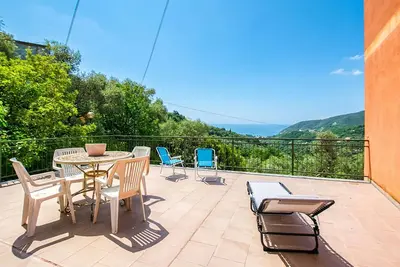 Image de 2 bedroom pet friendly apartment in Moneglia
