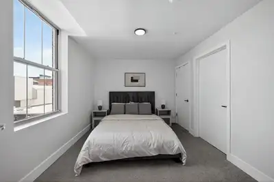 Image de Contemporary 2br near dining and transit