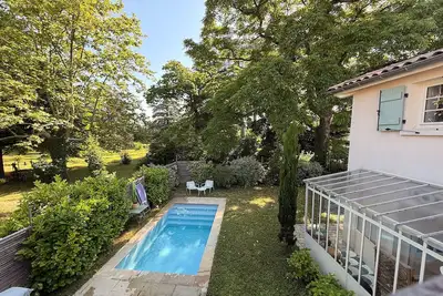 Image de Villageoise – Maison familiale de charme avec piscine.