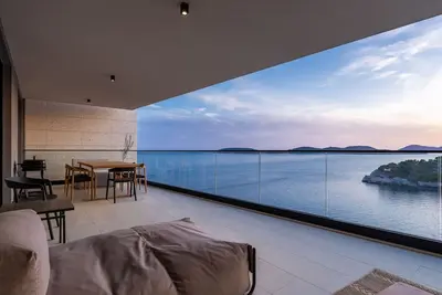 Image de Panoramic Suite Alenka by Villas Guide