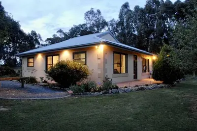 Image de Quiet Comforts: Ideal Cottage for a Peaceful Country Getaway in Beechworth, Victoria