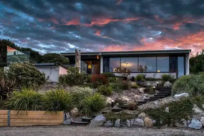 Image de Impressive, Eco-Friendly Designer Rental with Pool for Bird Watchers and Ocean Enthusiasts in Venus Bay, Australia