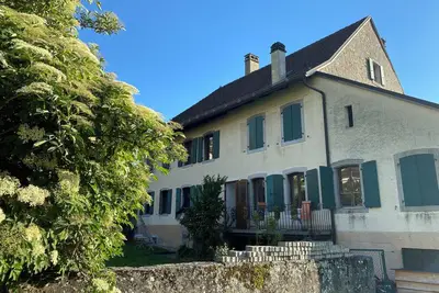 Image de Stratégique pour vos vacances Suisse Romande: entre lac, montagnes et patrimoine