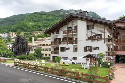 Image de Appartement 'Ornella' avec vue sur le lac, jardin privé et Wi-Fi