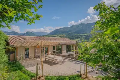Image de Au Son du Diois — grand gîte pour 15 personnes et maison pour 5 personnes face au Vercors.