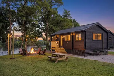 Image de Ember Shoals Resort | On the White River, Cotter Ar