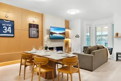 Image de Boutique Townhouse • 3br • Sleeps 7 • Free Parking