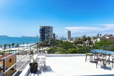 Image de Charming Loft Steps Away from Malecon and Olas Altas