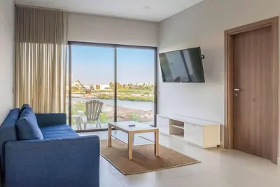 Image de A practical and well-laid-out apartment designed for relaxed. . .