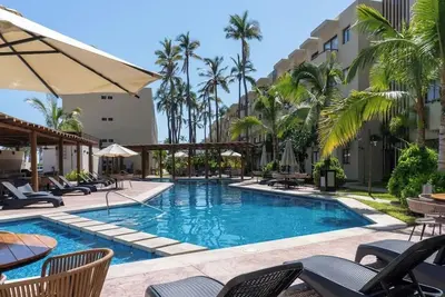 Image de Poolfront Apartment Steps from Playa Cerritos