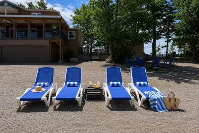 Image de 45 mins from Fredericton/on the beach/sunrises/boat launch/golf/pickleball
