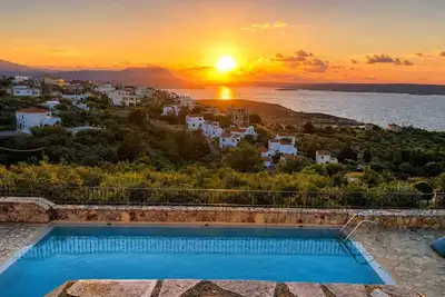 Image de Complexe Hidden Oasis Bungalows avec vue sur la mer 4ba, 8-16pl