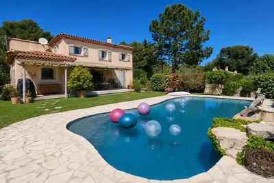 Image de Villa avec piscine & espace jeux exceptionnel -à 8min de Cassis