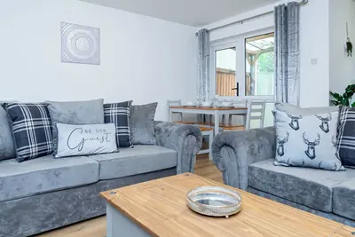 Image de Spacious Home near Heathrow & Windsor with Parking