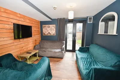 Image de 4 Private Rooms in Shared Apartment with Kitchen