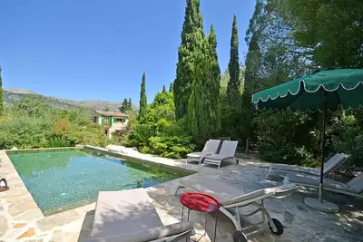 Image de Artista - Maison avec piscine privée et jardin spectaculaire.