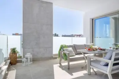 Image de 301 Mulberry Court-Contemporary with Large Terrace