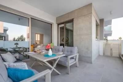 Image de 202 Mulberry Court- Elegant with Large Terrace