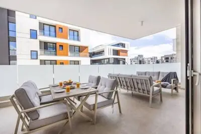 Image de 103 Mulberry Court- Modern with Large Terrace