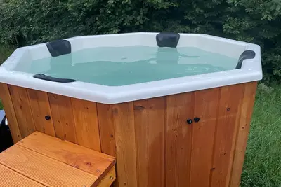 Image de Attractive detached house with hot tub
