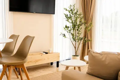 Image de Luxury 1-bedroom bungalow -East Village Oliva 0208