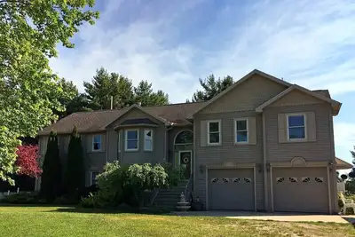 Image de Wonderful Cottage with Lake Access and Great Views in Moran, Michigan