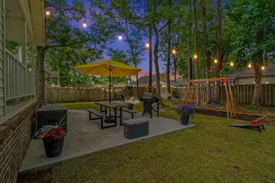 Image de Cozy 3-bedroom cottage only a half mile from Garden City Beach!