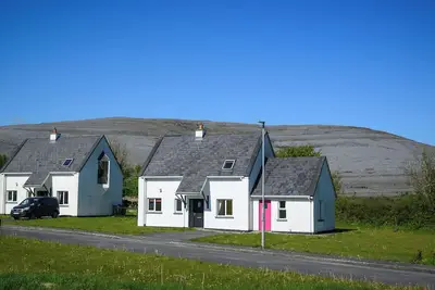Image de Burren Way Cottage No 1 - a home that sleeps 6 guests in 3 bedrooms