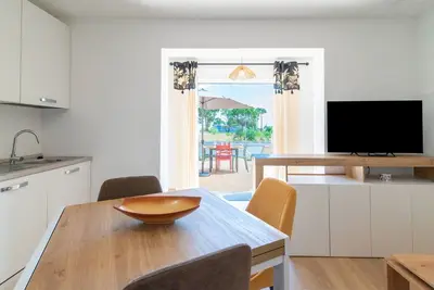 Image de Appartement « La Dolce Vita 3 » avec vue mer, Wi-Fi et climatisation