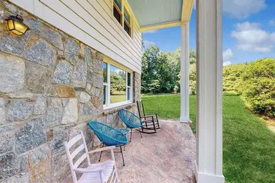 Image de Dog-friendly Nature Retreat with Deck, Covered Patio and Open Spaces
