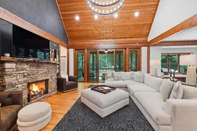 Image de Charming house in Brevard with heated outdoor pool, tennis court, and a gym