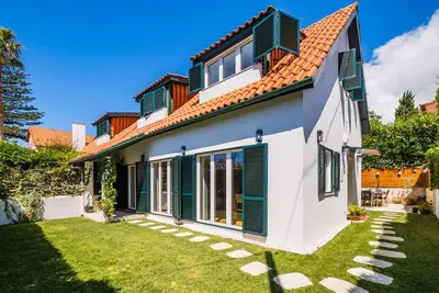 Image de Elegant Garden Villa Cascais by Portugal Portfolio