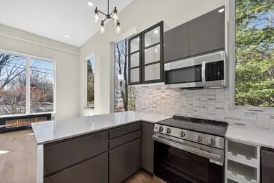 Image de Cozy and quiet house in fredericton near trails