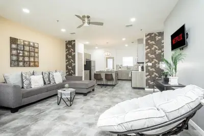 Image de ✅ Spacious Quiet Luxury Home Fast WiFi King Beds ✅
