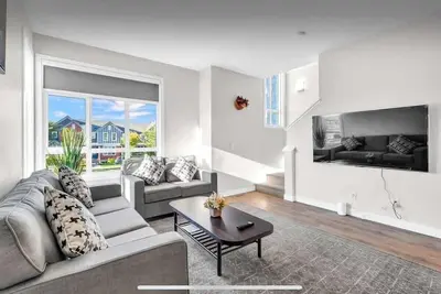 Image de Cozy 3br Townhouse Near Macleod & Spruce Meadows