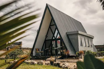 Image de Cabine en A écologique à 10 minutes de NungwiSpacieuse cabine de retraite en A à Zanz