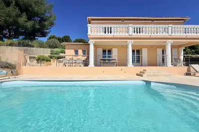 Image de Villa Hellas • Piscine et vue mer • Plage à 600m