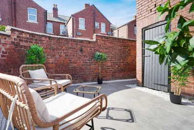 Image de Stylish 4br Sleeps 8 by Stay With Us