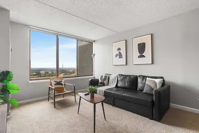 Image de Stylish & Prime Arlington Location | Near Metro