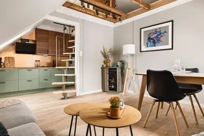 Image de Heimby Homes - Large Top Floor Apartment!