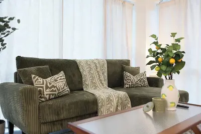 Image de The Soft Yellow Stay | 20 Mins to Downtown Toronto