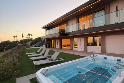 Image de Malibu Masterpiece: Ocean View, Swim Spa & Sauna